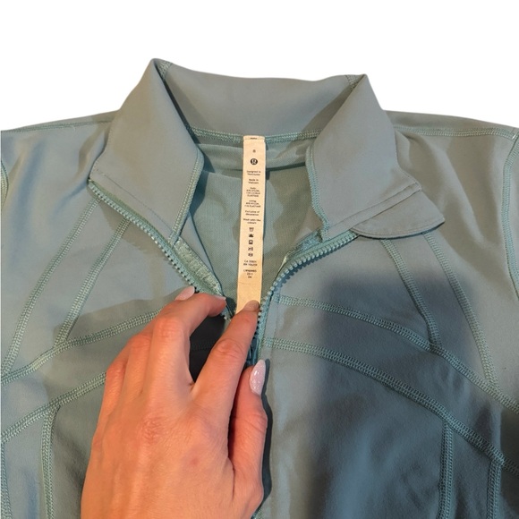 Lululemon Define Jacket *Luon
Tidal Teal Women’s Size 8 - Picture 5 of 6